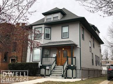Main picture of 3818 N Kenneth Ave