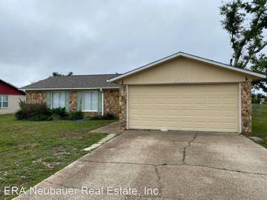 Main picture of 6302 Lake Dr