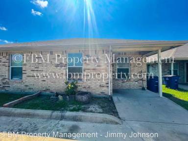 Main picture of 1009 SW Main St