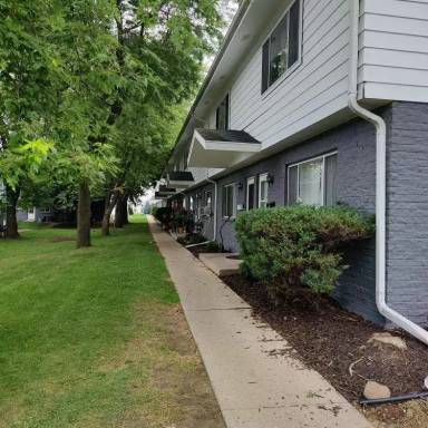 Main picture of 825 E Washington St