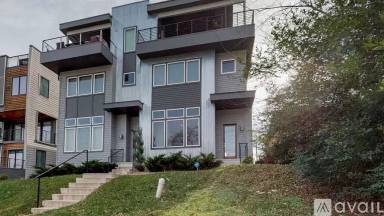 Main picture of 1011 South St