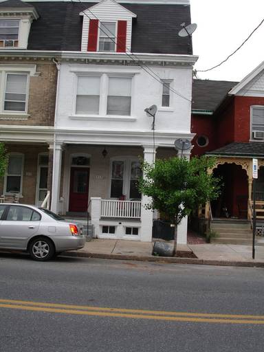 Main picture of 313 W Lemon St