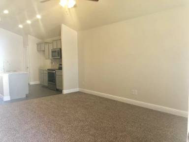 Main picture of 13811 Vernon Ave