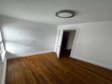 Main picture of 15 Middle St