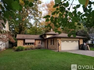 Main picture of 6545 Forest Glen Ave