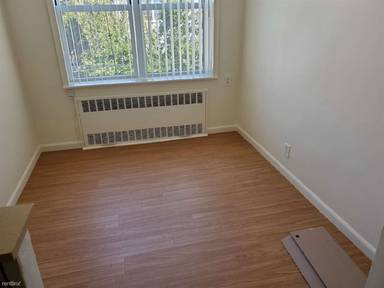 Main picture of 2459 84th St