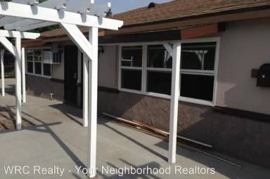 Main picture of 3841 N Sierra Way