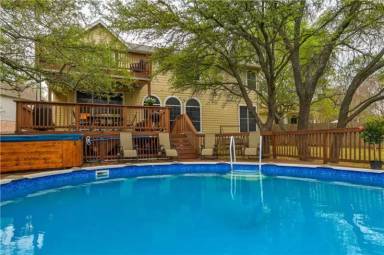 Main picture of 15505 Gustine Cv