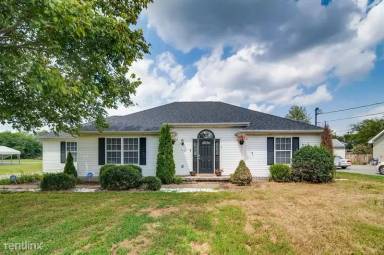 Main picture of 108 Royal Garden Dr