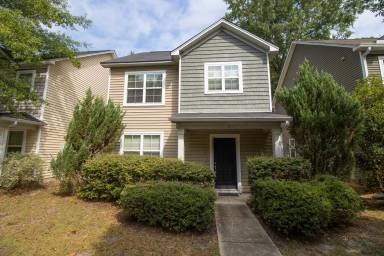 Main picture of 1003 Drake St