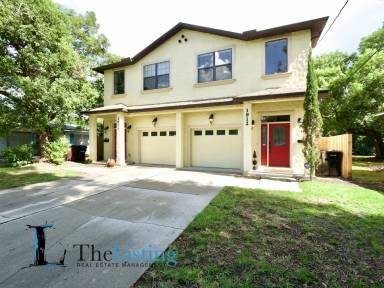 Main picture of 1900 Park Lake St