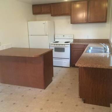Main picture of 2211 Yew St