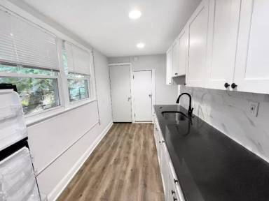 Main picture of 4925 Cedar Ave