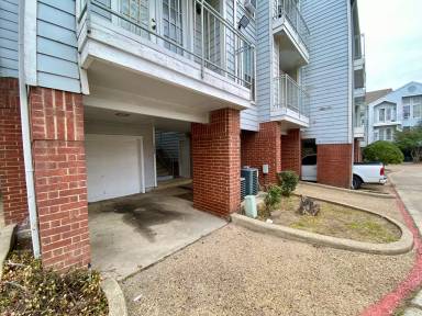 Main picture of 9823 Summerwood Cir