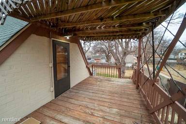 Main picture of 804 N Perry Ave