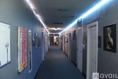 Main picture of 807 S Flower St