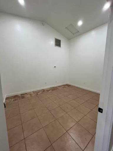 Main picture of 627 W Snowflake Blvd