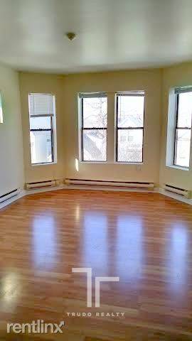 Main picture of 3631 W Dickens Ave