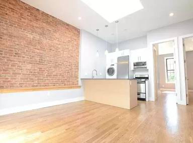 Main picture of 2104 Fulton St