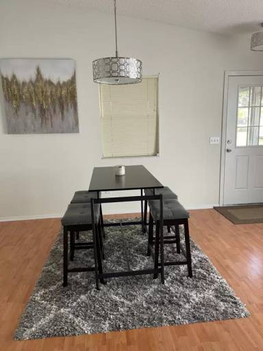 Main picture of 765 Leslie Ln