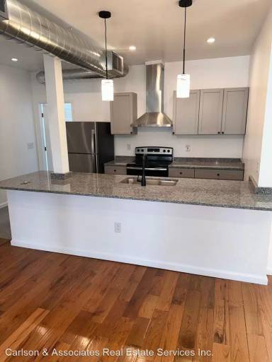 Main picture of 433 S Pacific Ave