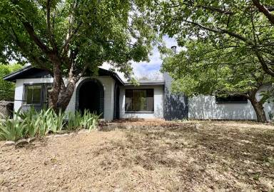 Main picture of 2804 N Jamison Blvd