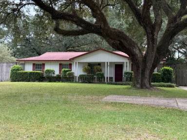 Main picture of 1813 Oakado Dr E