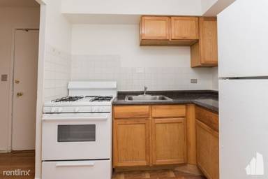 Main picture of 6830 N Sheridan Rd Apartments