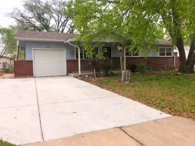 Main picture of 2722 S Elizabeth Ave