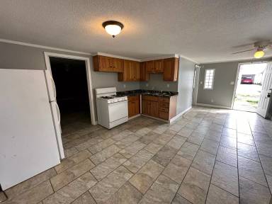 Main picture of 819 W Prospect Ave