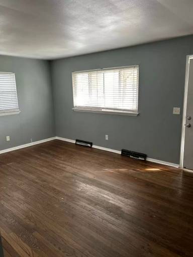 Main picture of 1236 Baron Ave