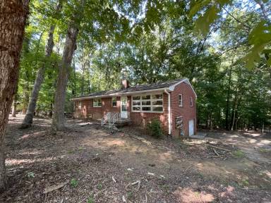 Main picture of 106 Markham Dr