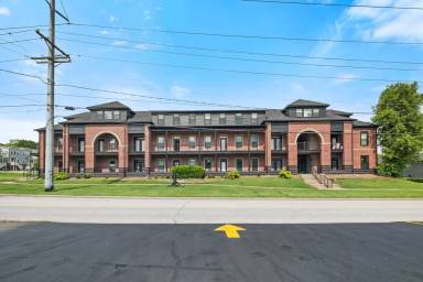 Main picture of 1137 N Leverett Ave