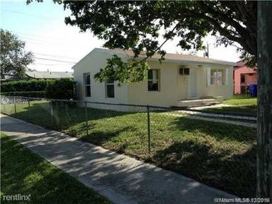 Main picture of 2557 Fletcher St