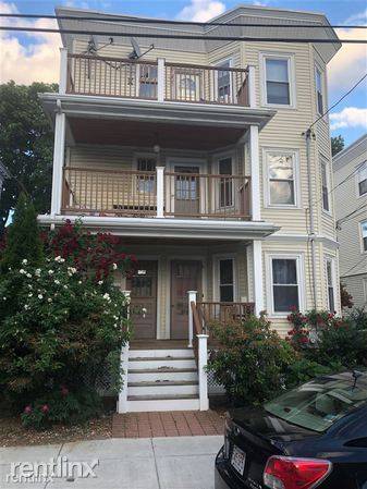 Main picture of 18 Brackett St