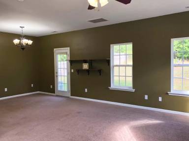 Main picture of 8 Birds Nest Ct