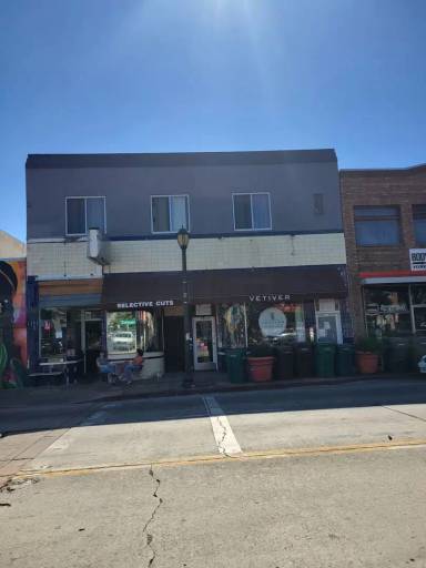 Main picture of 3835 MacArthur Blvd