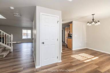 Main picture of 2077 NW Kingwood Ave