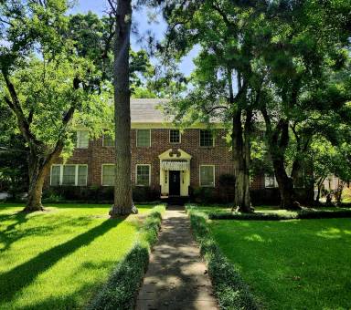 Main picture of 3315 Southview Ave