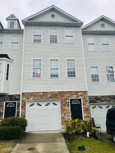 Main picture of 650 Ganyard Farm Way Apartments