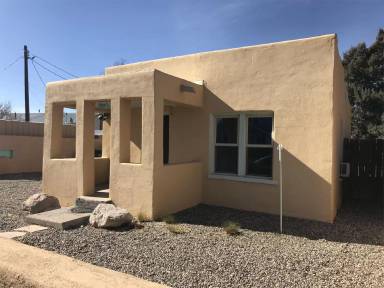 Main picture of 1209 7th St NW