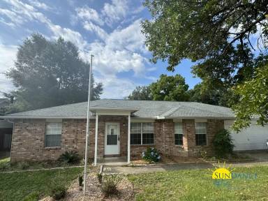 Main picture of 384 Riverchase Blvd