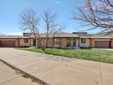 Main picture of 3136 N Longfellow Ct