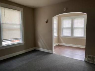 Main picture of 823 Putnam St