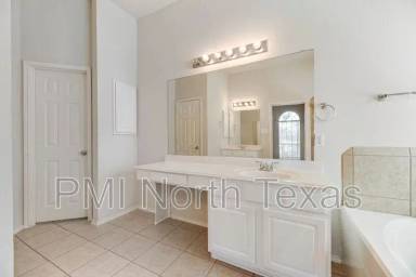 Main picture of 8196 Peacock Ln