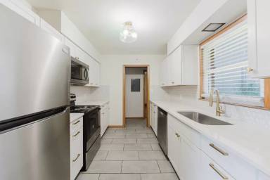 Main picture of 4926 Manderson St