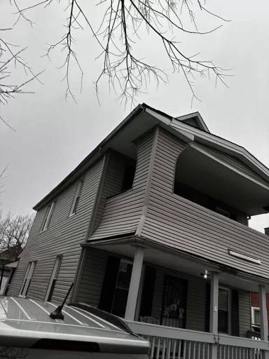 Main picture of 2832 E 117th St