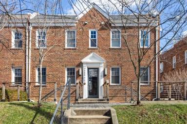 Main picture of 2233 40th Pl NW