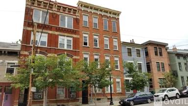 Main picture of 1325 Pendleton St