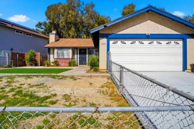 Main picture of 3408 Clavelita St